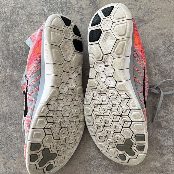 Nike free 4.0 flyknit running sneakers - Picture 3 of 4